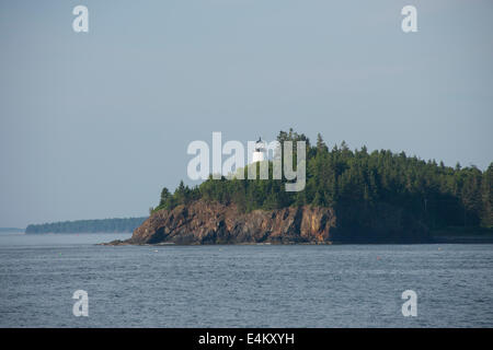 Maine, Rockland, Penobscot Bay. Owls Head State Park, historic Owls Head Lighthouse, vers 1852. Banque D'Images