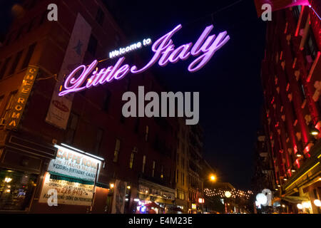 Bienvenue à la petite Italie signe sur Mulberry Street dans le Lower Manhattan, un monument à New York City Banque D'Images