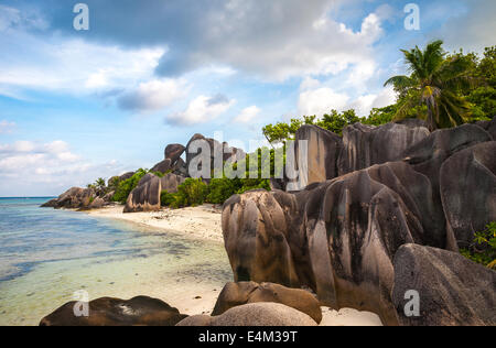 Superbe Scène de plage aux Seychelles Banque D'Images