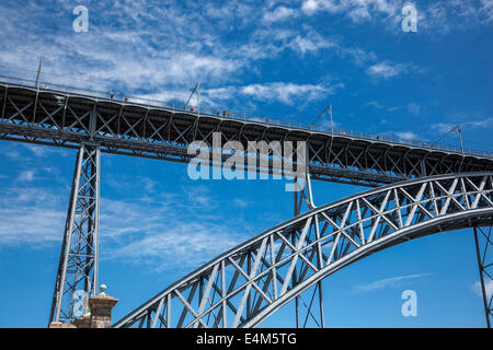 Portugal, Porto un segment de Dom Luis I Bridge, un pont en arc métallique sur le fleuve Douro reliant Porto à Vila Nova de Gaia Banque D'Images