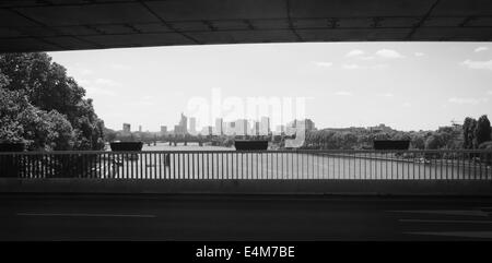 Pont de Clichy sur Asnières-Gennevilliers aller contre Paris. Banque D'Images