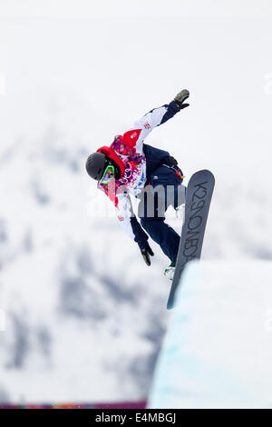 Ben Kilner (GBR) qui se font concurrence sur Men's snowboard halfpipe aux Jeux Olympiques d'hiver de Sotchi en 2014, Banque D'Images