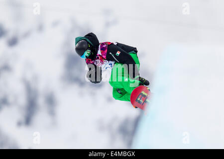Seamus O'Connor (IRL) en compétition en snowboard halfpipe aux Jeux Olympiques d'hiver de Sotchi en 2014, Banque D'Images