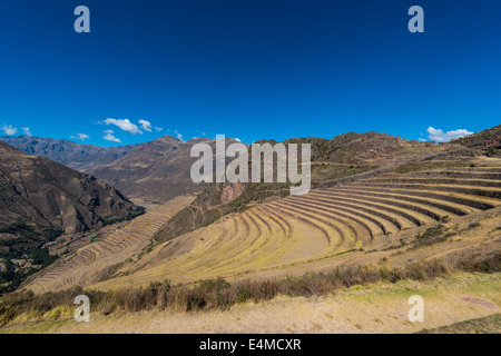 Pisac, ruines Incas dans les Andes péruviennes à Cuzco au Pérou Banque D'Images