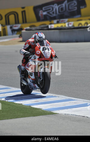 Monterey, Californie, USA. Le 13 juillet, 2014. Bimota équipe Alstare rider Ayrton Badovini de l'Italie (# 86) participe à la Race 1 lors de la ronde 9 du Championnat du Monde FIM Superbike tour à Laguna Seca où Marco Milandri (# 33) gagne. © Scott Beley/ZUMA/ZUMAPRESS.com/Alamy fil Live News Banque D'Images