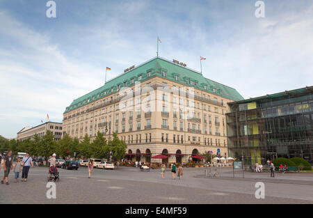 Allemagne, Berlin, Mitte Hôtel Adlon, à l'angle de l'Unter del Linden et Wilhelmstrasse. Banque D'Images