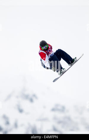 Ben Kilner (GBR) qui se font concurrence sur Men's snowboard halfpipe aux Jeux Olympiques d'hiver de Sotchi en 2014, Banque D'Images