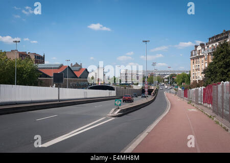 Pont de Clichy sur Asnières-Gennevilliers aller contre Paris. Banque D'Images