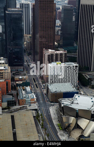 South Grand Avenue, Walt Disney Concert Hall, et le centre-ville de Los Angeles, Californie, USA - vue aérienne Banque D'Images
