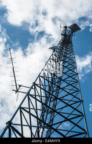 Tour de communication des antennes micro-ondes Banque D'Images