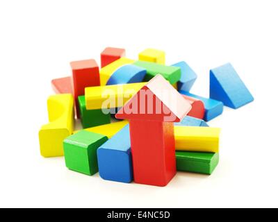 Tas de briques en bois coloré Banque D'Images