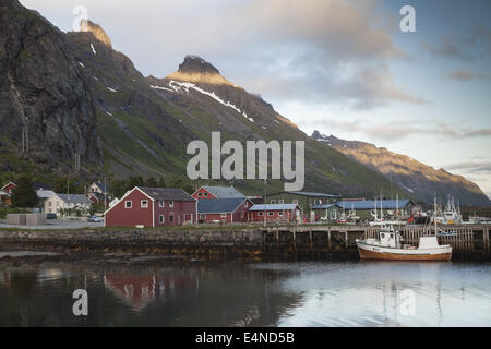 Pêche à la faucheuse à Ramberg, Norvège Banque D'Images