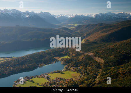 Vue du lac Walchensee, Alpes bavaroises, Allemagne Banque D'Images