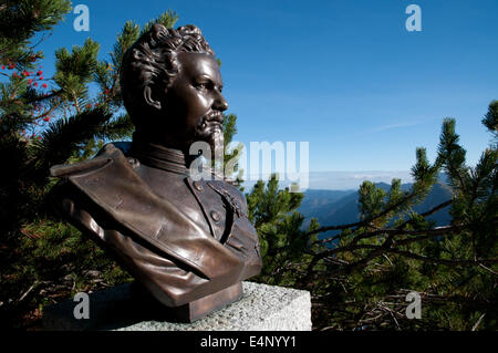 Buste du roi Louis II de Bavière, constructeur du château de Neuschwanstein, donnant sur les Alpes sur le mont Italia, Alpes bavaroises Banque D'Images