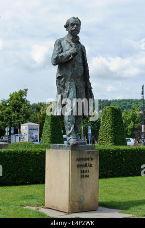 Statue de Antonin Dvorak, compositeur salle de concert du Rudolfinum, Prague, République tchèque. Banque D'Images