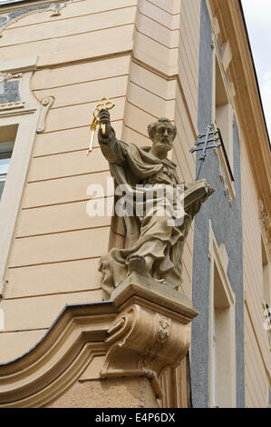 Statue de Saint Peters en pressant sur la touche de Haven, Prague, République tchèque. Banque D'Images