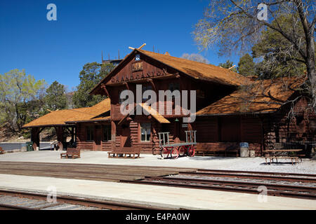 Grand Canyon Railroad Station (1909/10), village du Grand Canyon, South Rim, le Parc National du Grand Canyon, Arizona, USA Banque D'Images