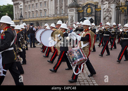 Marching Band Buckingham Palace Londres Banque D'Images