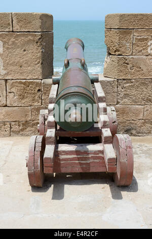 Forteresse portugaise cannon en remparts face à la mer Banque D'Images