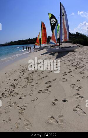 La plage de sable "Playa Esmeralda' près de Guardalavaca, Cuba, 20 avril 2014. Photo : Peter Zimmermann - AUCUN SERVICE DE FIL- Banque D'Images