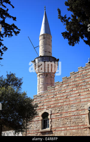 La Grande Mosquée (Cami Kebir), dans la ville de Limassol, Chypre, est encore utilisé par la poignée de résidents turcs musulmans Banque D'Images