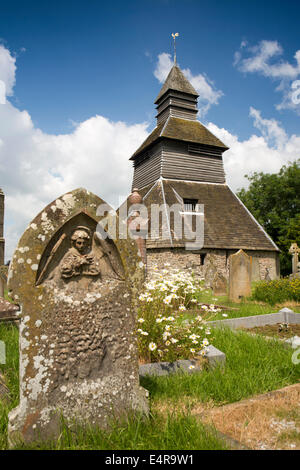 UK, Herefordshire, Pembridge, 13e siècle clocher en bois octogonale à St Marie la Vierge Churchyard Banque D'Images