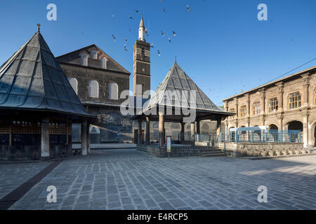 Cour intérieure, Grande mosquée, Diyarbakir, Anatolie, Turquie Banque D'Images