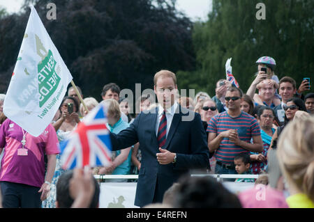 Coventry, Royaume-Uni. 16 juillet, 2014. Son Altesse Royale le duc de Cambridge à partir d'une course à l'école primaire Earlsdon sportsday Coventry événement War Memorial Park Crédit : John Martin/Alamy Live News Banque D'Images