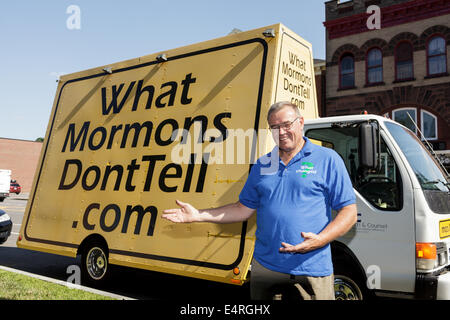 Anti-Mormon chrétiens protester contre Hill Cumorah Pageant, Palmyre, l'État de New York Banque D'Images