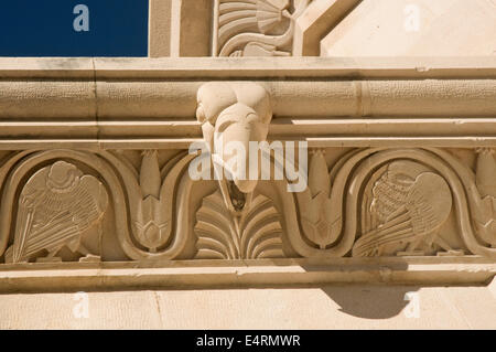 L'EUROPE, Croatie, Dalmatie, Cavtat, mausolée de la famille Racic, créé par sculpture Ivan Mestrovic (1883 - 1962), détail wat ofeagle Banque D'Images