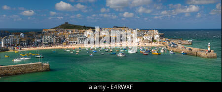 St Ives le long de la côte nord des Cornouailles, Cornwall, Angleterre Banque D'Images