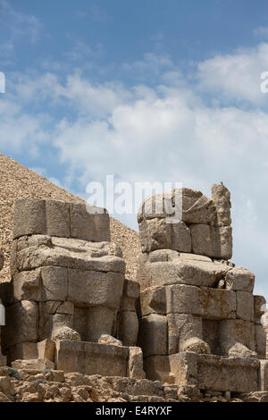 Des statues de dieux, terrasse est, ou Nemrut Nemrud Dagh, Anatolie, Turquie Banque D'Images