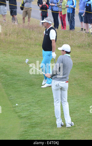 Royal Liverpool Golf Club, Hoylake, Angleterre. 16 juillet, 2014. La Finale ouverte jour de pratique. Rory Mcllroy et Darren Clarke au cours de leur pratique. Credit : rsdphotography/Alamy Live News Banque D'Images