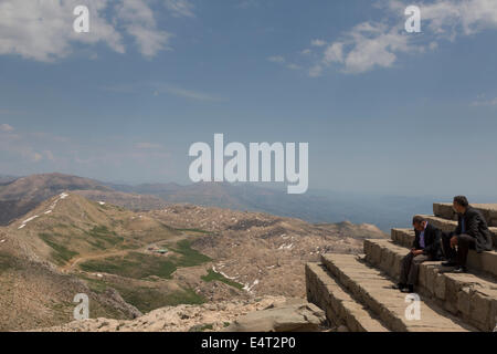 Vue depuis la terrasse est, sommet de Nemrud Dagh ou Nemrut, Anatolie, Turquie Banque D'Images