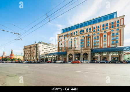 Hôtels Ritz-Carlton et National dans la rue Tverskaya (rue principale) de Moscou Banque D'Images