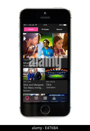 La télévision à la demande via l'app BBC iPlayer sur un Apple iPhone 5S Banque D'Images