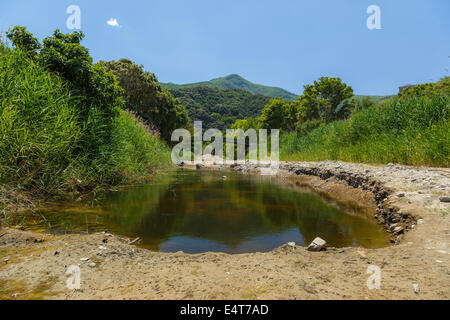 Lac naturel près de river sur Saint Mont Athos Banque D'Images