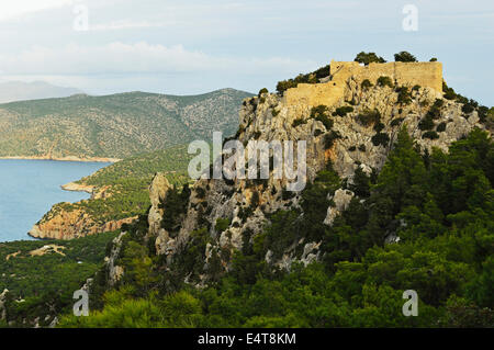 Château de Monolithos et la mer Égée, Rhodes, Dodécanèse, Mer Égée, Grèce, Europe Banque D'Images