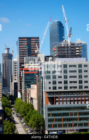 Melbourne Australie,William Street,haute élévation,bâtiments,gratte-ciel,horizon de la ville,grues de construction,AU140319007 Banque D'Images