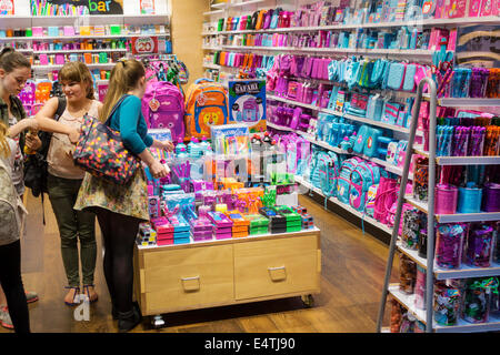 Melbourne Australie,Central,vente,shopping shopper shoppers magasins marché marchés achats vente,Retail store commerces, display sa Banque D'Images