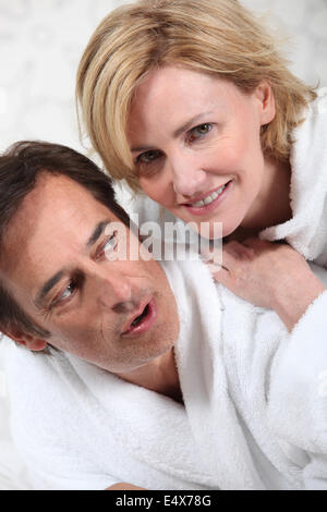 Femme sur le mari est de retour Banque D'Images