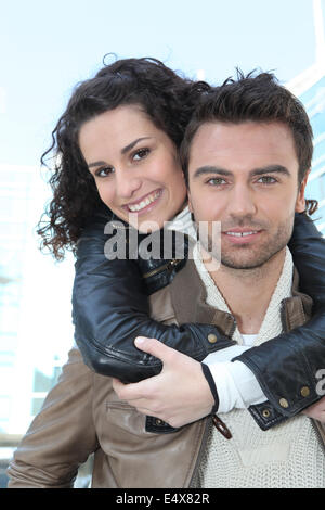 Couple en blousons de cuir Banque D'Images