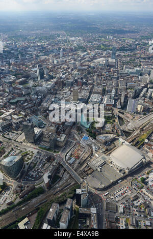 Vue aérienne de la gare de Victoria à l'Est vers le centre de Manchester Banque D'Images