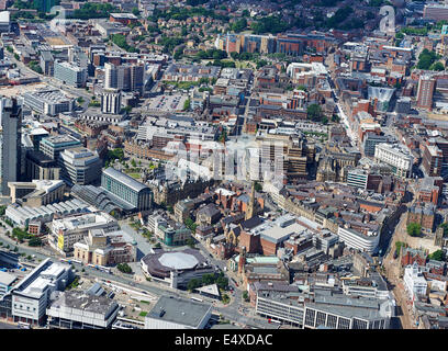 Le centre-ville de Sheffield à partir de l'air, juillet 2014, dans le sud du Yorkshire, dans le Nord de l'Angleterre, Royaume-Uni Banque D'Images