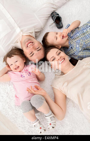 Close-up of happy family Banque D'Images