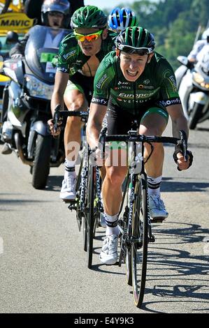 Bourg-en-Bresse à Saint-Etienne, France. 17 juillet, 2014. Tour de France en vélo, l'étape 12. Cyril GAUTIER (FRA - Team Europcar), Perrig QUEMENEUR (FRA - Team Europcar) et Simon Clarke (AUS - ORICA GreenEDGE) Credit : Action Plus Sport Images/Alamy Live News Banque D'Images