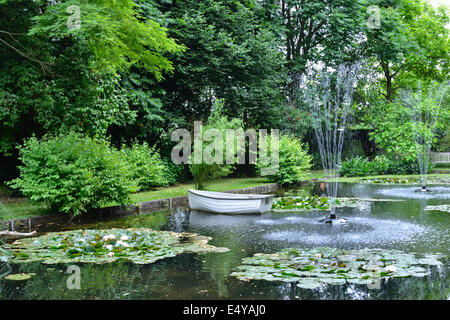 bassin de jardin Banque D'Images