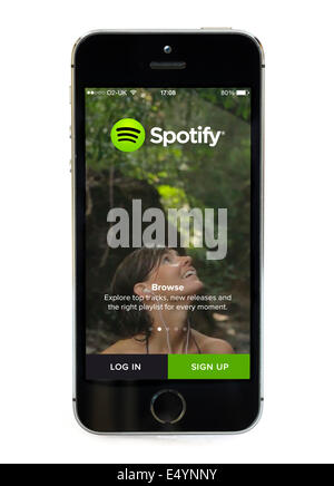 L'application Spotify sur un Apple iPhone 5S Banque D'Images