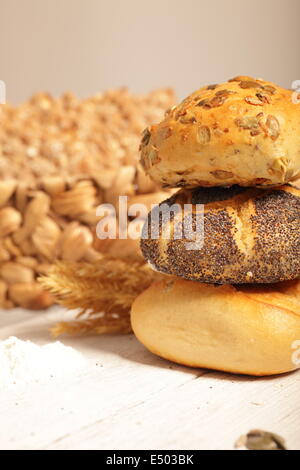 Assortiment de pains dans une boulangerie Banque D'Images