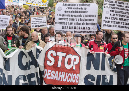 16 février 2013 - Santander, Espagne - Plusieurs centaines de personnes défilent dans le centre-ville pour protester contre l'expulsion Banque D'Images